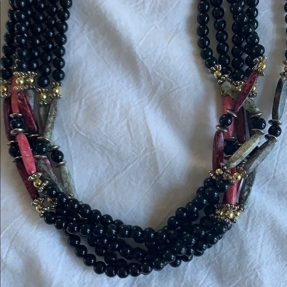 Vintage black beaded necklace - Picture 6 of 9